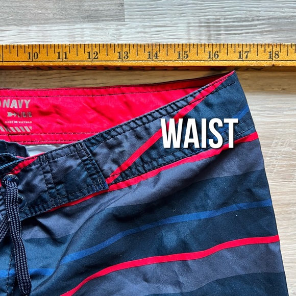 Old Navy : striped board shorts - Picture 5 of 6